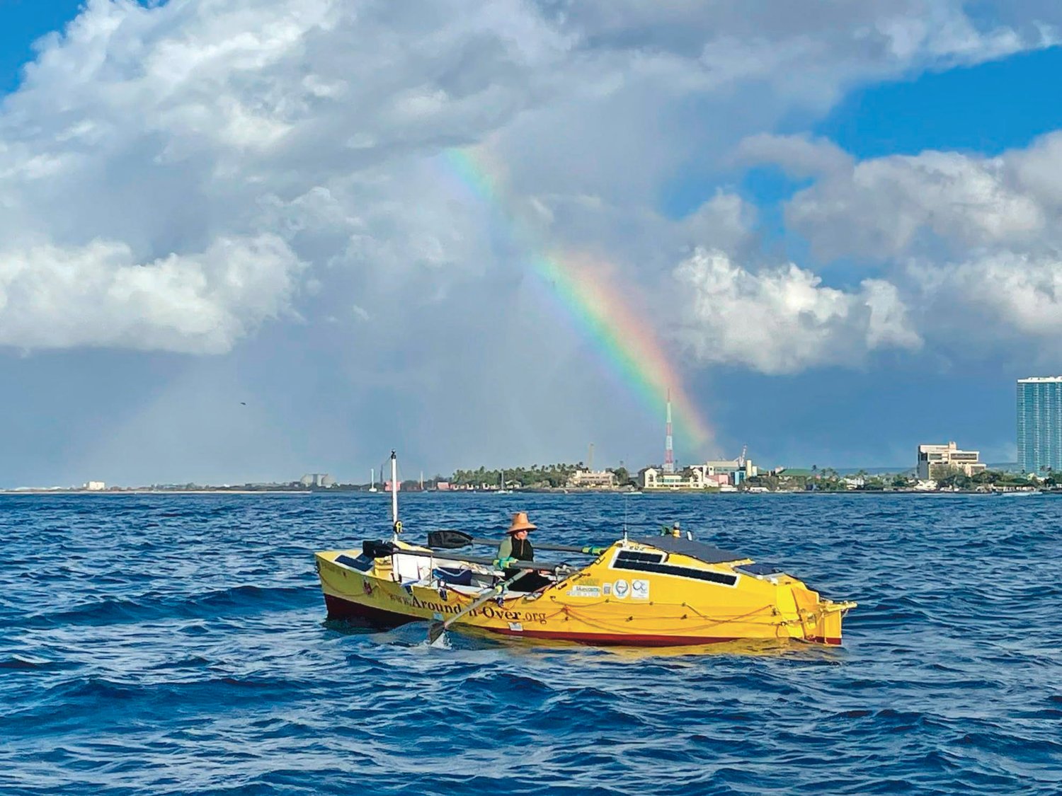 Erden Eruç rowing out of Waikiki Harbor Oct. 7